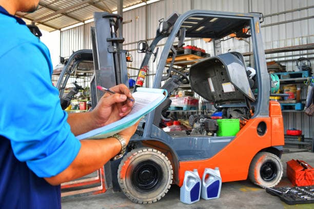 Hydraulic and forklift workshop in Vapi